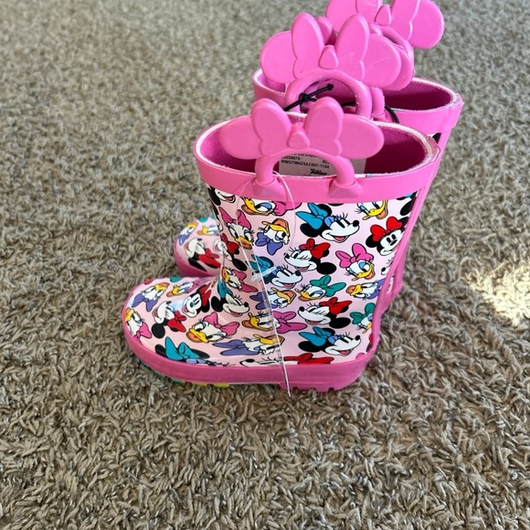 Disney Minnie Mouse Kids' Rain Boots - Picture 3 of 4